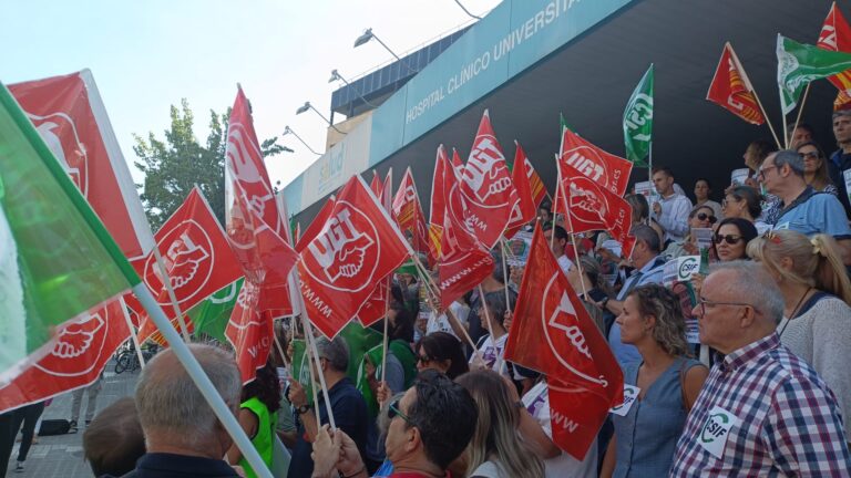 Trabajadores del SNS reclaman a las puertas del Clínico Lozano Blesa un “Estatuto Marco para avanzar” que ponga en valor a profesionales y pacientes
